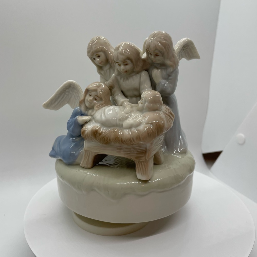 Vintage Angels Baby Jesus in Manger Music Box Collectible Christmas Gifts